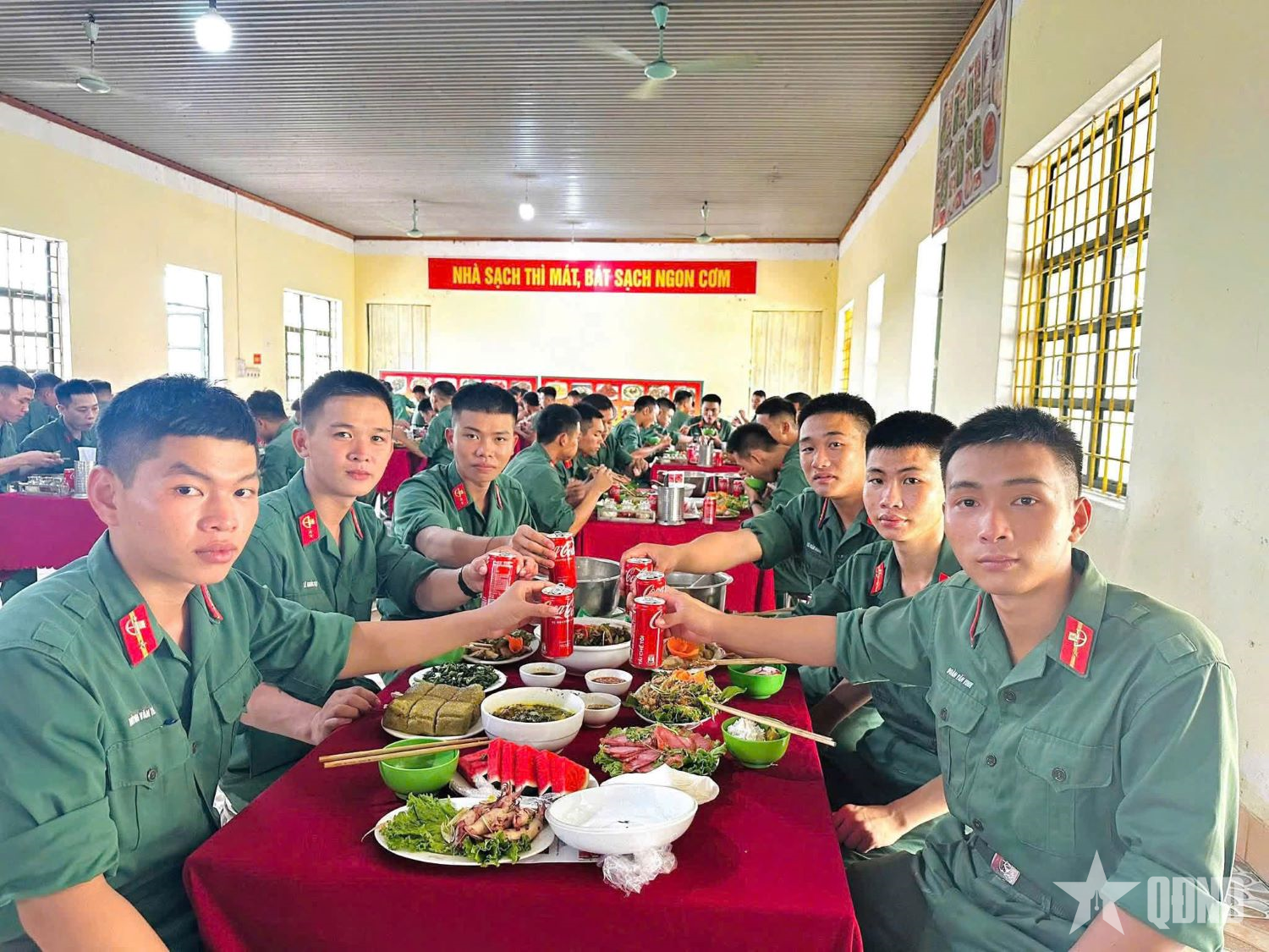 Sư đoàn 324 (Quân khu 4): Ấm áp Tết Độc lập tại đơn vị